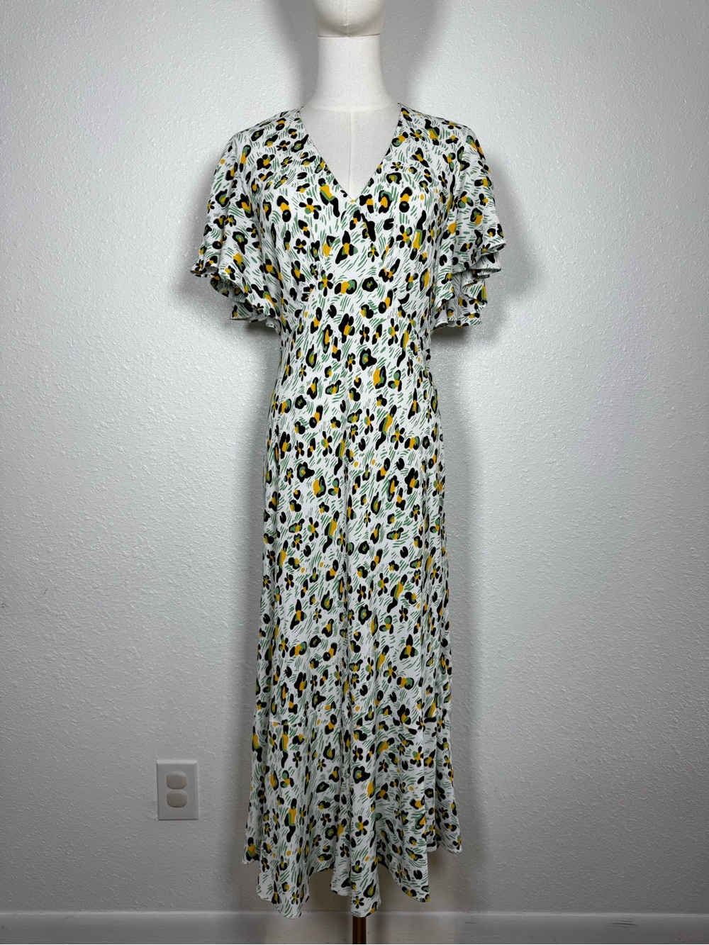 Diane von Furstenberg butterfly sleeve Abstract Leopard Maxi Dress Size 6